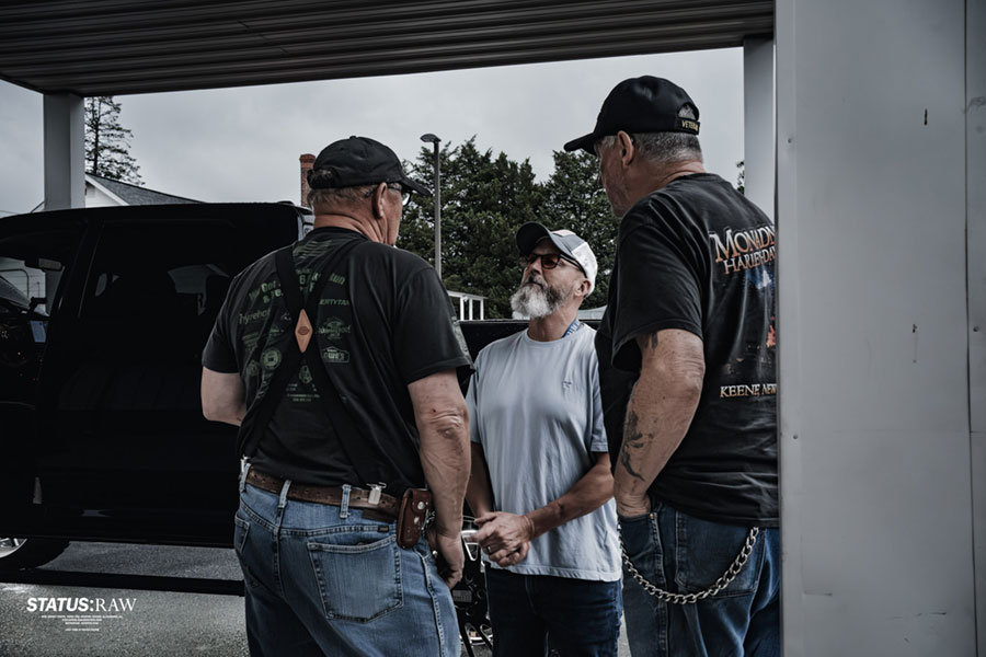 Andre speaking to veterans at an event